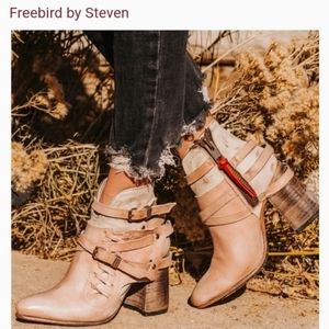 Jerome blush Freebird by Steven